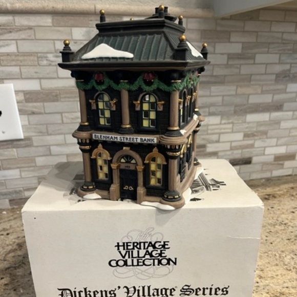 Department 56 Dickens Village Series